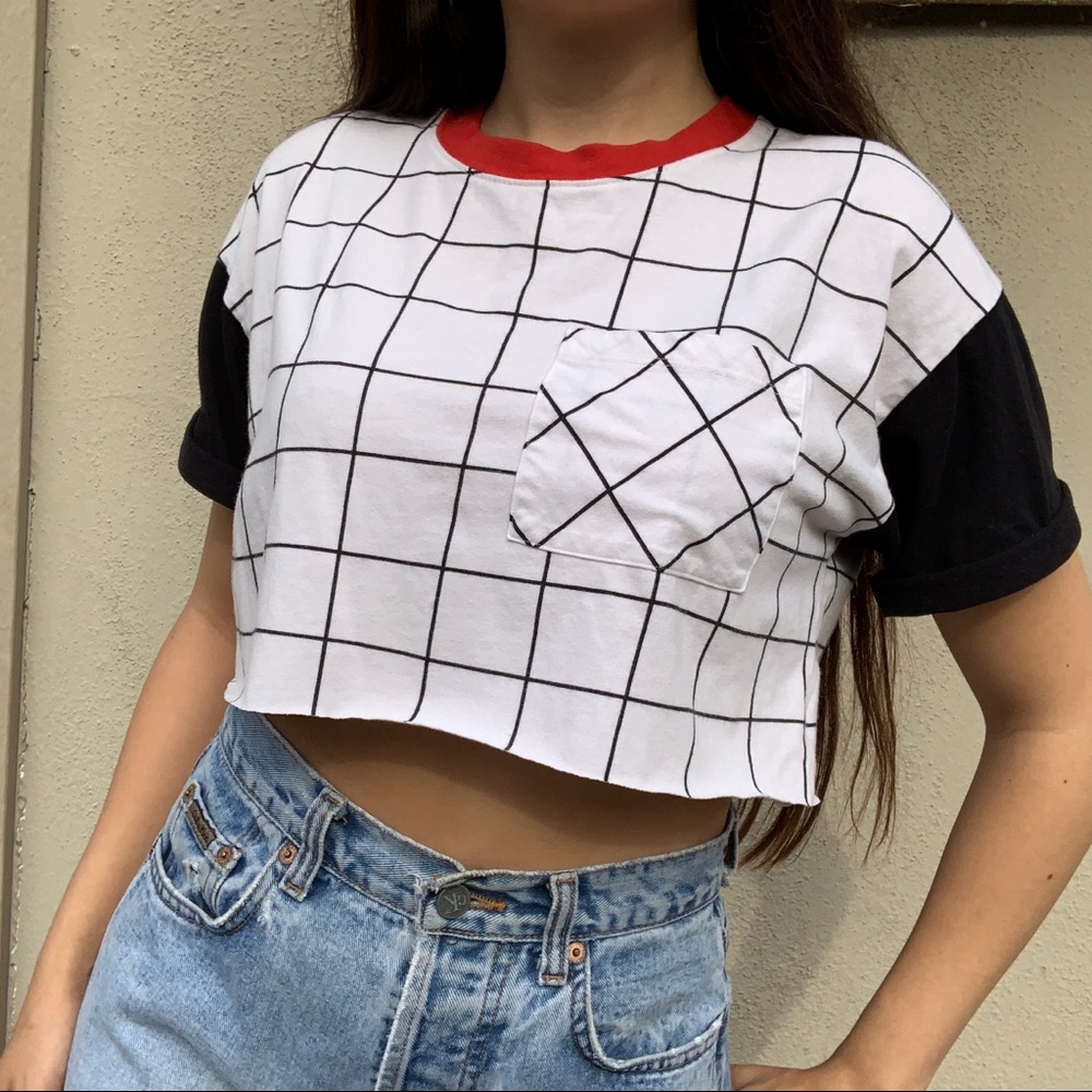 Grid printed short sleeve crop top